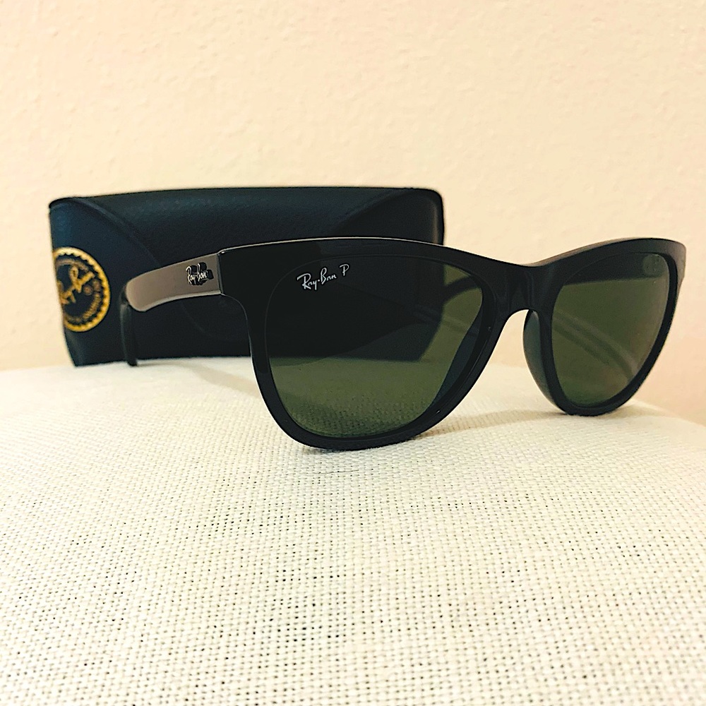 NWT Ray-Ban Wayfarer (Polarized)